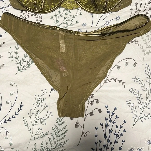 NWT Adore Me Bra and Panty Set - Picture 3 of 6